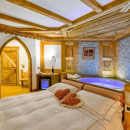 Chalet Pineta Relax Location Canazei Eksteriør billede