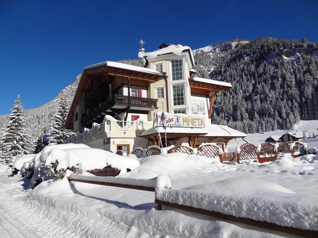 Chalet Pineta Relax Location Canazei Eksteriør billede