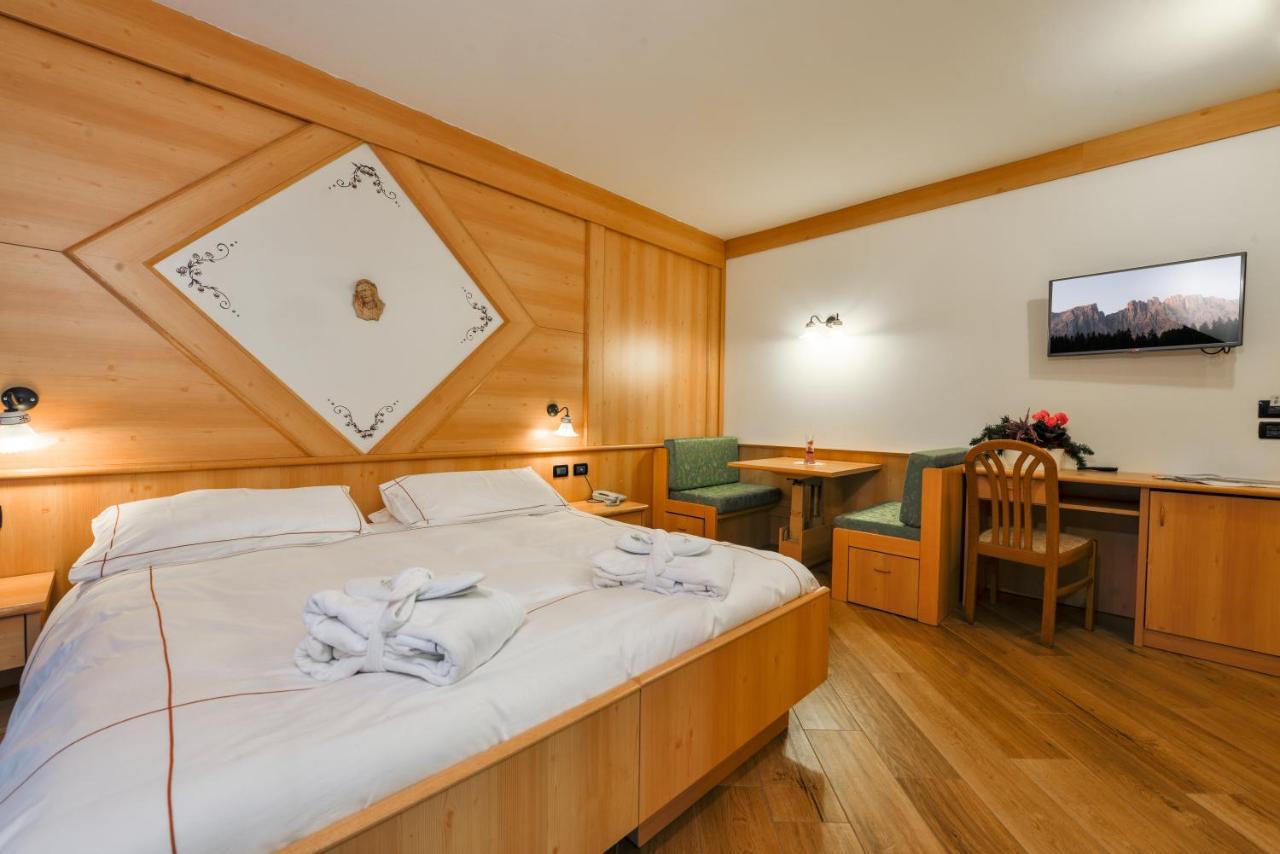 Chalet Pineta Relax Location Canazei Eksteriør billede