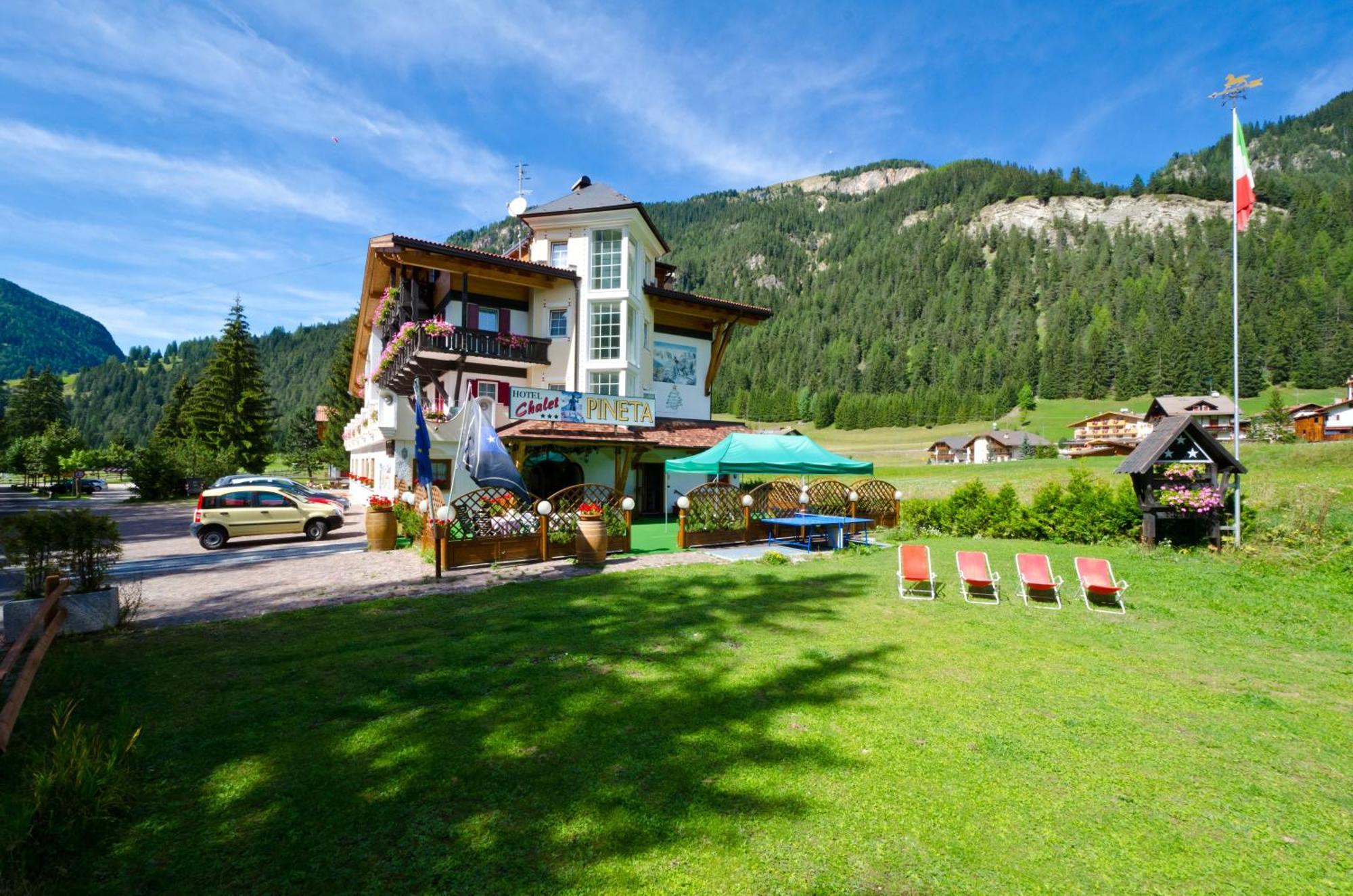Chalet Pineta Relax Location Canazei Eksteriør billede
