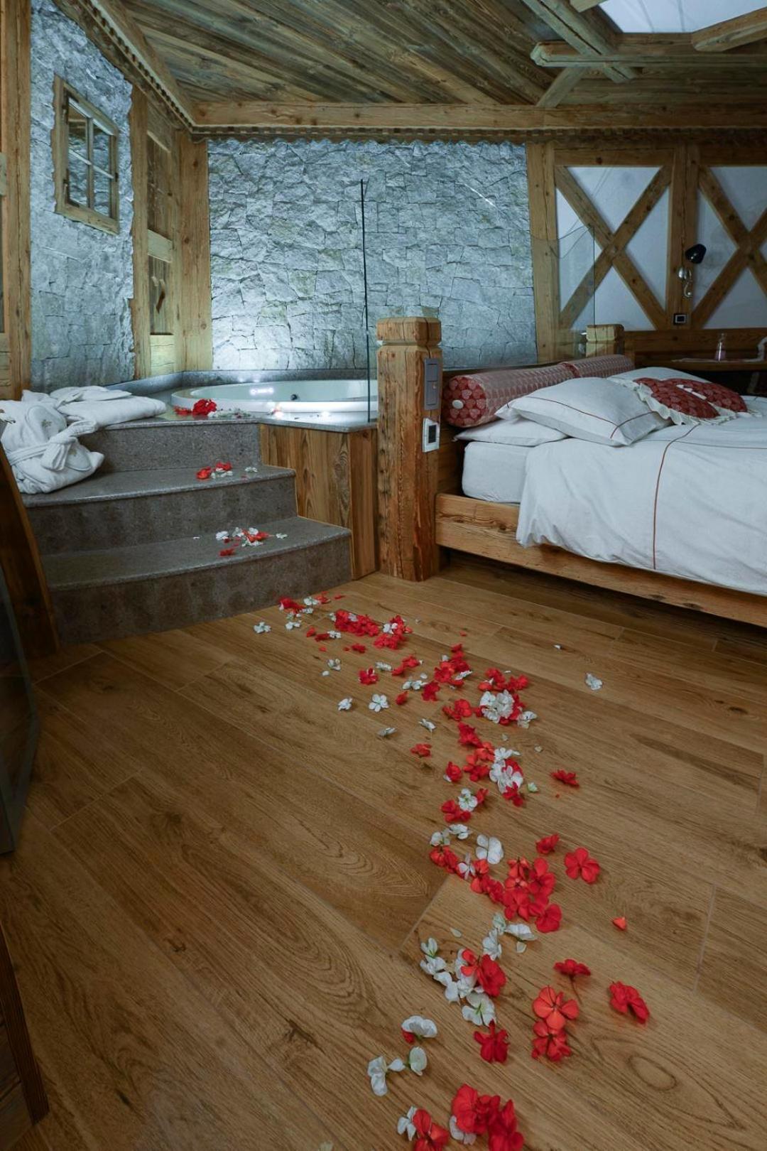 Chalet Pineta Relax Location Canazei Eksteriør billede