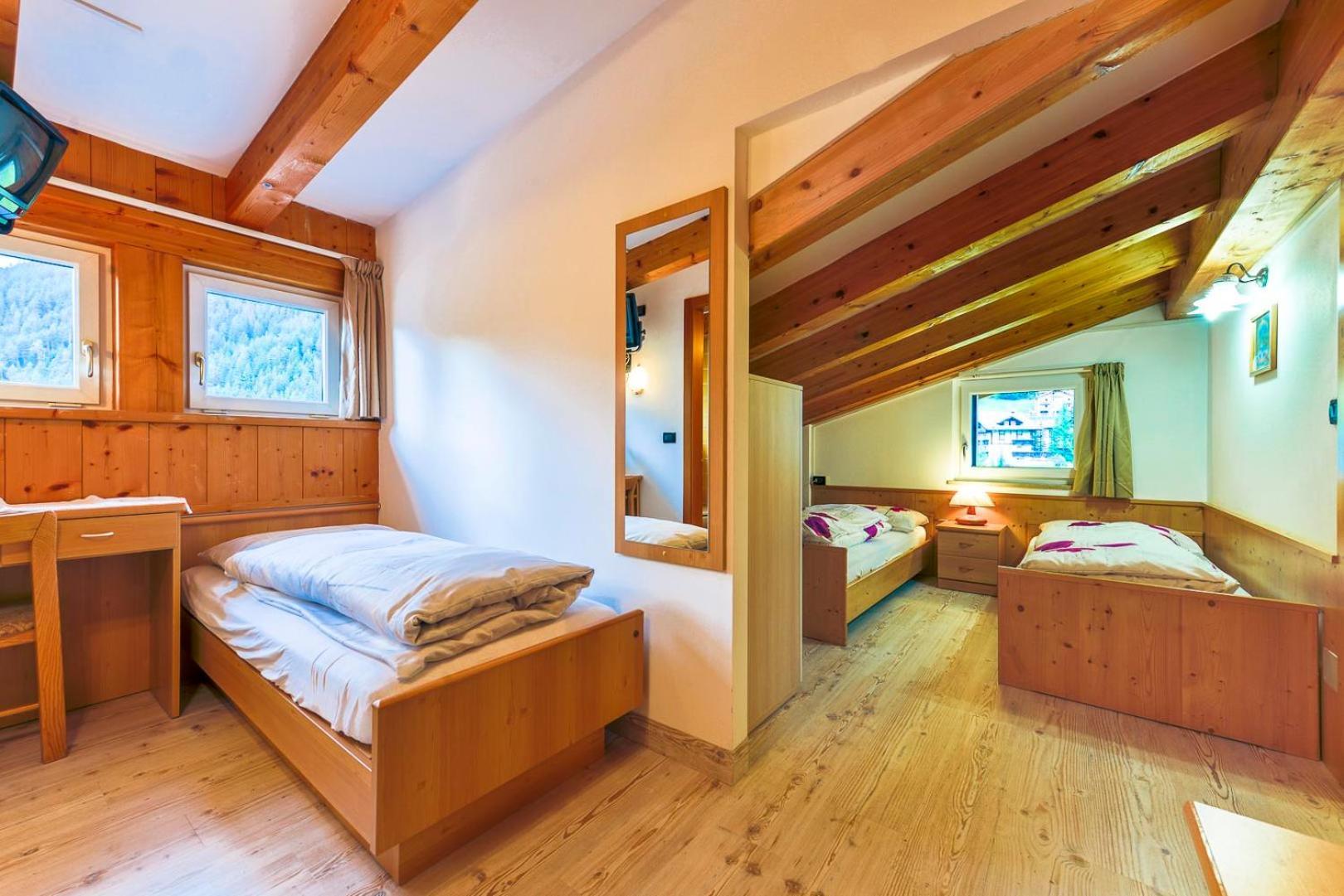 Chalet Pineta Relax Location Canazei Eksteriør billede