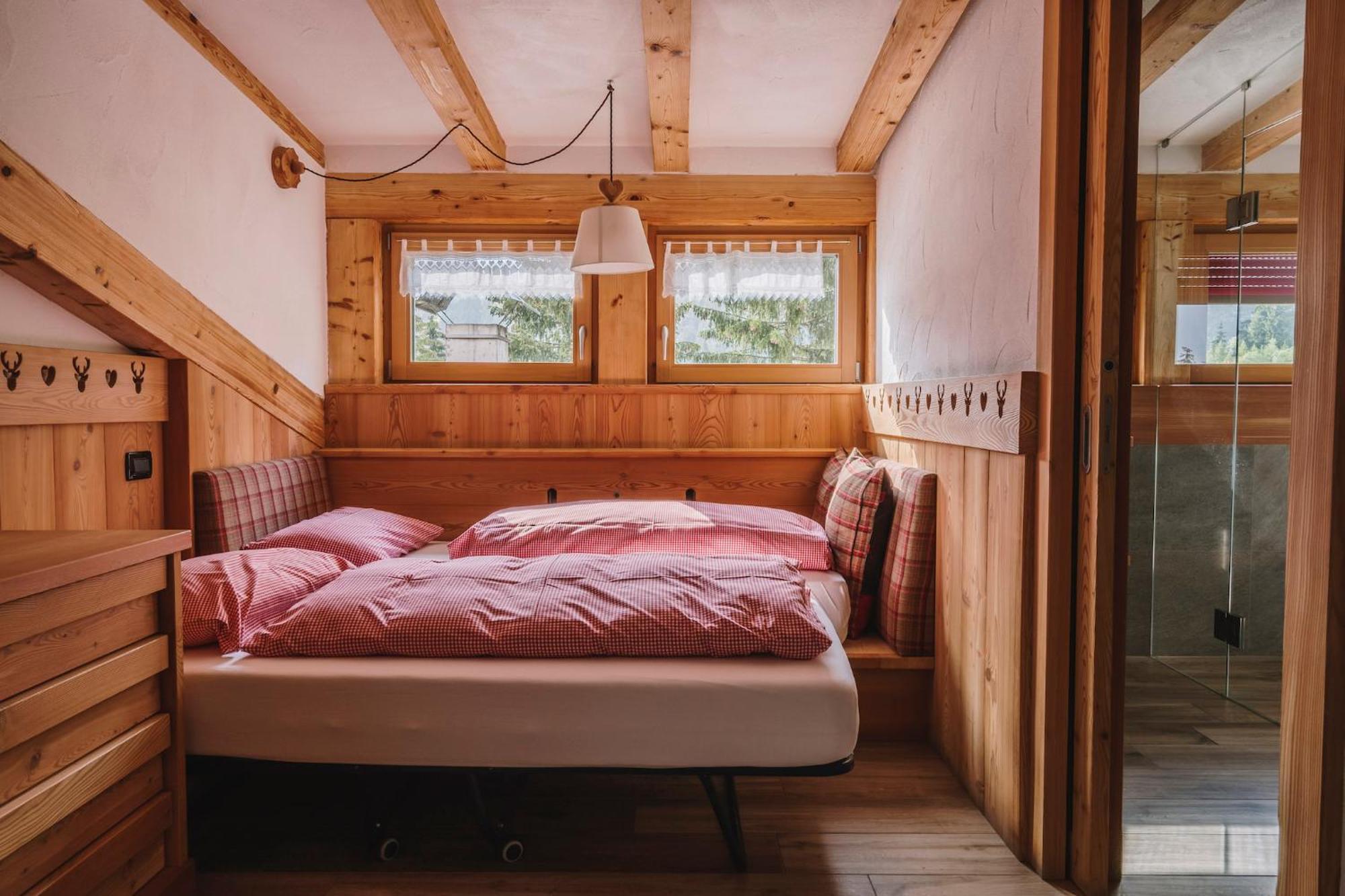 Chalet Pineta Relax Location Canazei Eksteriør billede