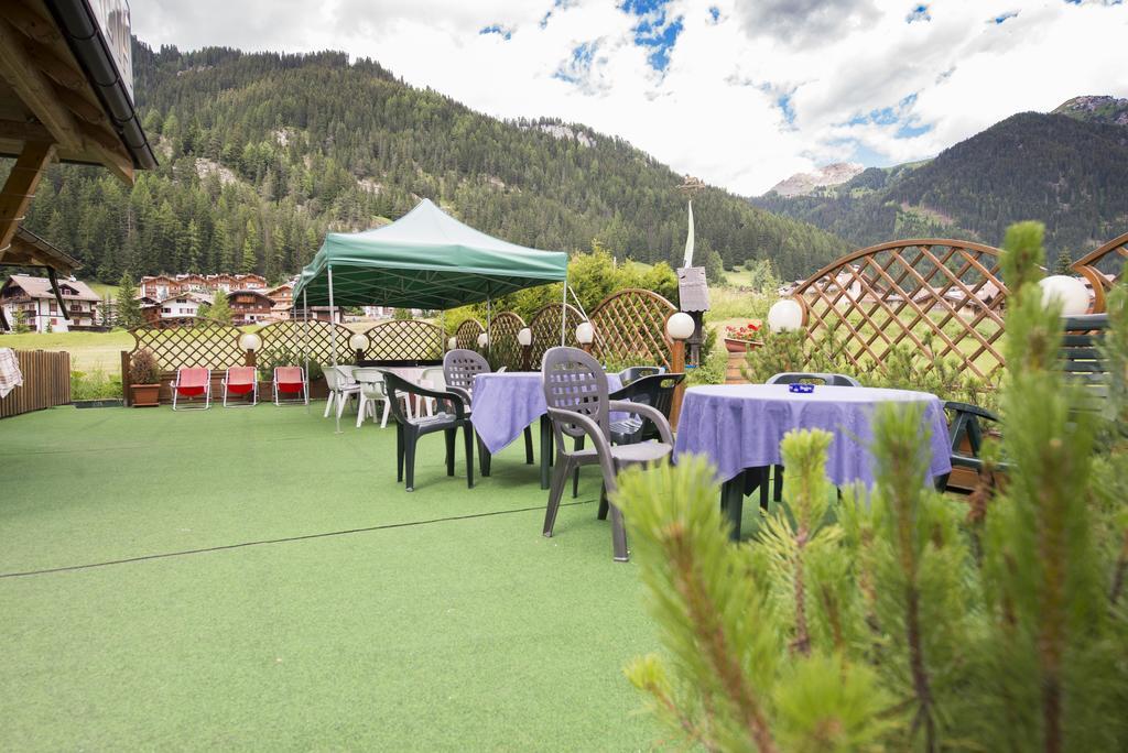 Chalet Pineta Relax Location Canazei Eksteriør billede